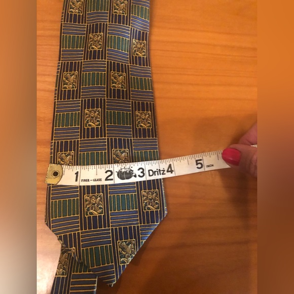 BURBERRYS vintage silk tie. - Picture 6 of 6